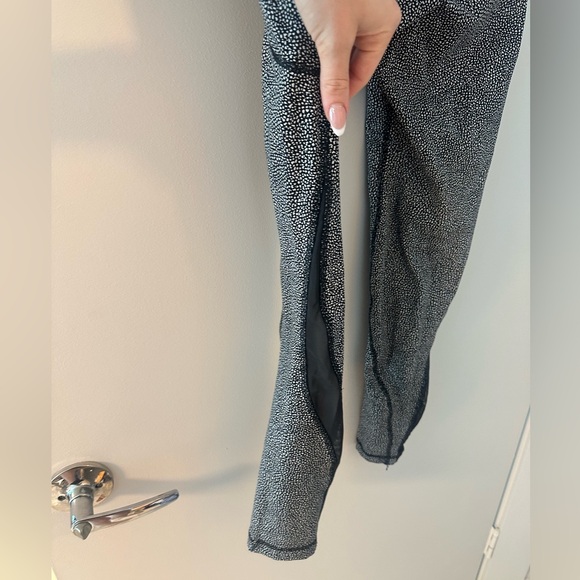 Lululemon leggings size 6 - Picture 5 of 6